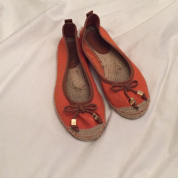 Cute Michael Kors shoes - Picture 1 of 4